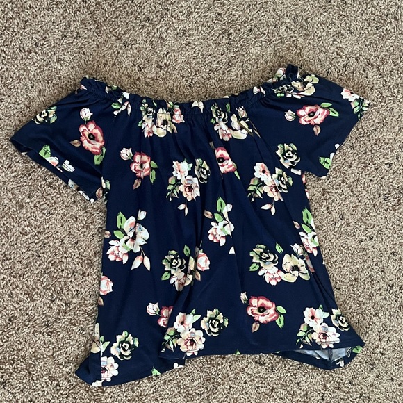 *⭐️ 3/$20* Rue21 Off the Shoulder Floral Top - Picture 4 of 4